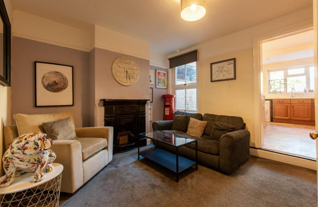 Holiday home Springfield Place - 3 Bed Cent - Long Term Savings - Free Parking Reading